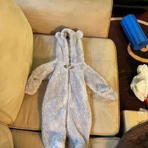 3 month snowsuit✨✨HOST PICK